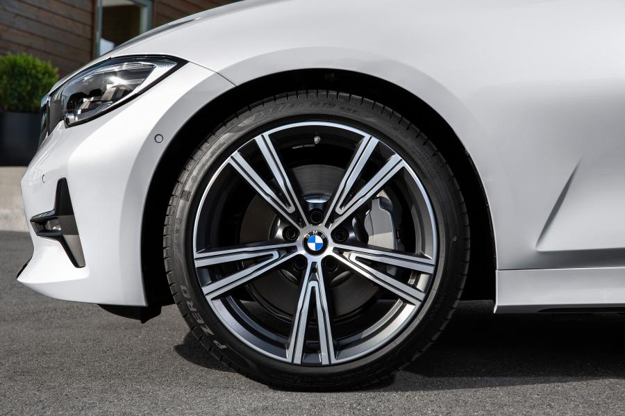 Колеса BMW 320d Sport Line (G20) 2019 года  (WW) (фото 24 из 311)